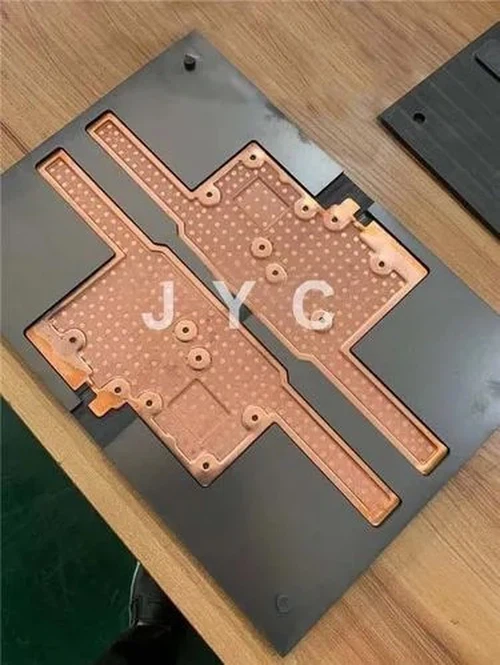 Vapor chamber cooled plate Vapor chamber cooled plate